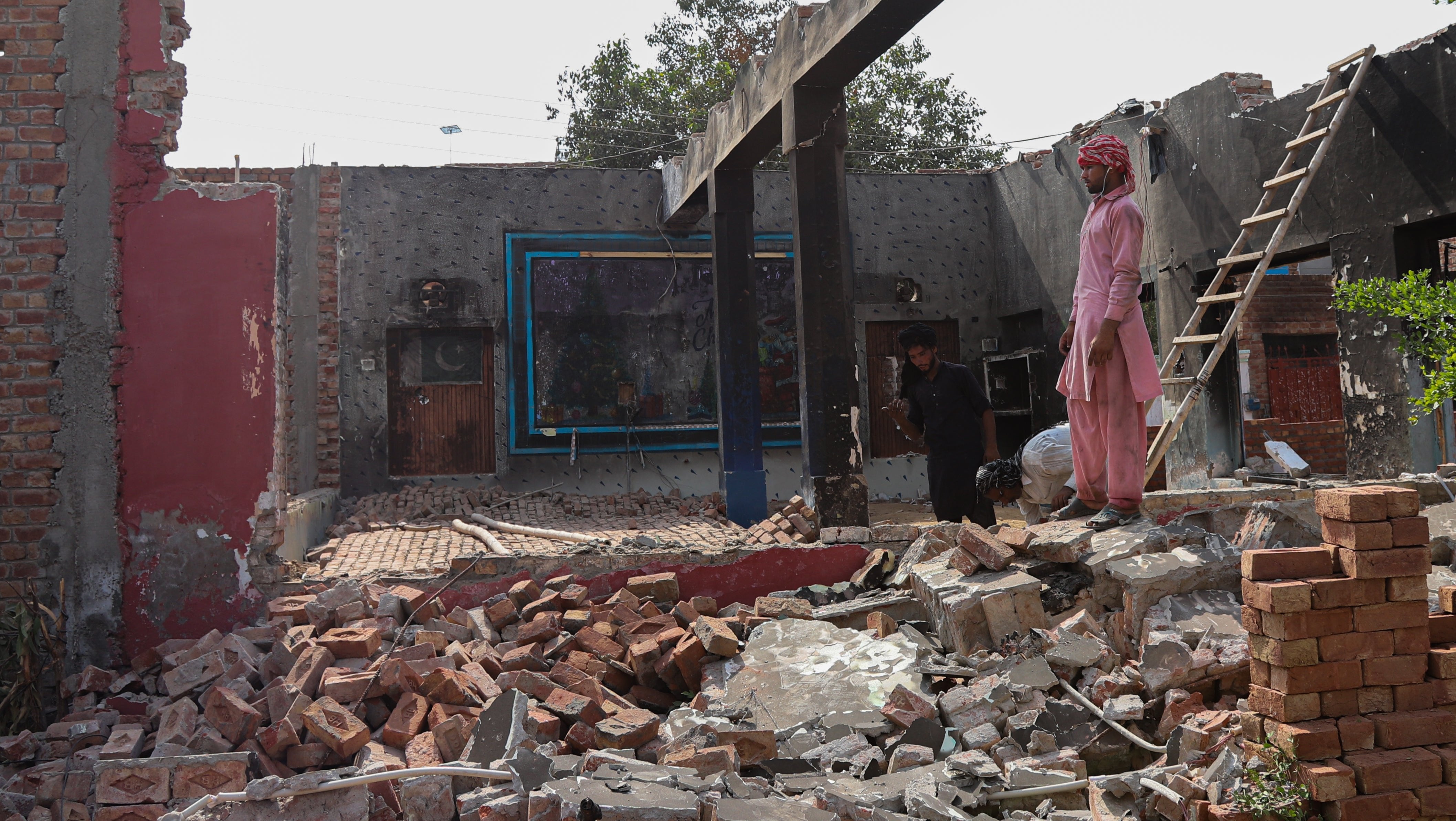 Bringing New Life to Communities in Pakistan